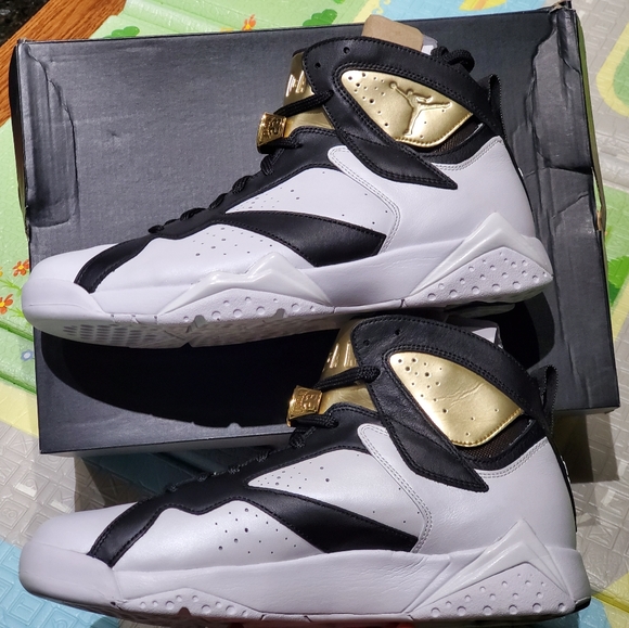 Shoes - Picture 3 of 13